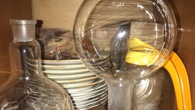 На Житомирщині учасникам угруповання повідомили про підозру у виготовленні і збуті психотропів На Житомирщині учасникам угруповання повідомили про підозру у виготовленні і збуті психотропів