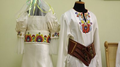Весільний стрій Ганни Фартушинської та її чоловіка Весільний стрій Ганни Фартушинської та її чоловіка