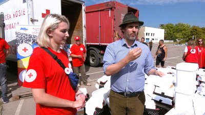 Допомога від принца. Співробітникам миколаївського аеропорту, який розбили війська РФ, привезли гуманітарну допомогу