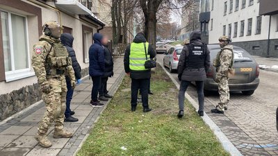 Оголосили підозру волинянину, який підробляв медичні документи чоловікам задля перетину кордону Оголосили підозру волинянину, який підробляв медичні документи чоловікам задля перетину кордону