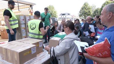 У двох громадах Франківщини волонтери роздали понад тисячу продуктових наборів У двох громадах Франківщини волонтери роздали понад тисячу продуктових наборів