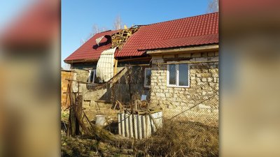 Пошкоджені ферма та будинки — російська армія обстріляла сім громад Сумщини Пошкоджені ферма та будинки — російська армія обстріляла сім громад Сумщини
