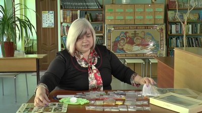 "Більше 200 тисяч штук намистинок". У Полтаві майстрині завершили вишивати плащаницю для храму