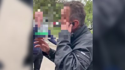 Намагався зателефонувати за допомогою ключів. У Львові нетверезий водій скоїв ДТП