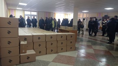 На Тернопільщині вчителям роздали ноутбуки