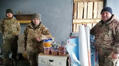 Волонтери з Тернополя передали 3 тонни допомоги військовим
