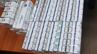 Сигарети у ковдрі, каві та соку: контрабанду виявили на кордоні з Румунією Сигарети у ковдрі, каві та соку: контрабанду виявили на кордоні з Румунією