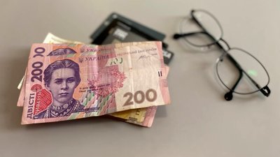 В Україні з 1 квітня перерахують виплати пенсіонерам, які працюють. Хто їх отримає