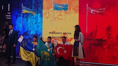 Сумчани вибороли медалі з армреслінгу на чемпіонаті світу в Бухаресті Сумчани вибороли медалі з армреслінгу на чемпіонаті світу в Бухаресті