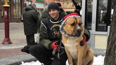 В Івано-Франківську відбувся перший різдвяний парад собак В Івано-Франківську відбувся перший різдвяний парад собак