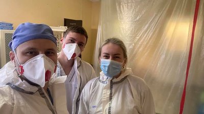 "Вона може дихати": 17-річну дівчину з Львівщини, яка мала 90% ураження легень, відключили від ШВЛ