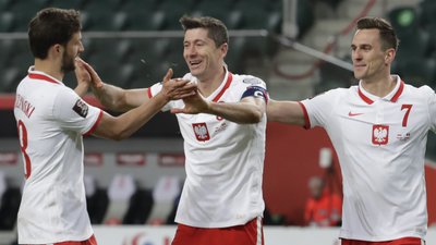 "Коли ти не лише пілот, але й фан". Збірна Польщі вирушила на чемпіонат світу в Катарі у супроводі літаків-винищувачів