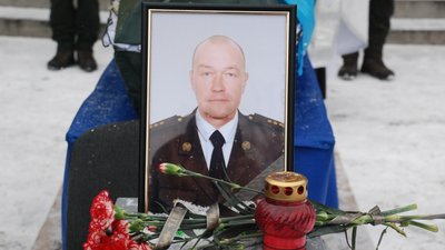 У Шостці на Сумщині прощалися з командиром Станіславом Медведем