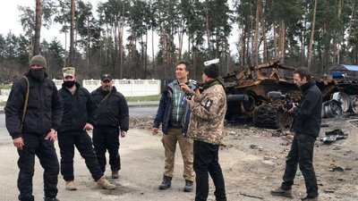 "Я не можу повірити, що це 2022 рік": Даг Лайман знімає документальний фільм в Україні "Я не можу повірити, що це 2022 рік": Даг Лайман знімає документальний фільм в Україні