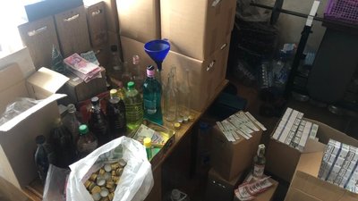 Алкоцех у гаражі: волинянин організував підпільне виробництво алкоголю Алкоцех у гаражі: волинянин організував підпільне виробництво алкоголю