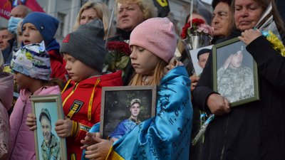 "Це місце у Житомирі для нас святе": матері загиблих воїнів про відкриття пам'ятника захисникам "Це місце у Житомирі для нас святе": матері загиблих воїнів про відкриття пам'ятника захисникам