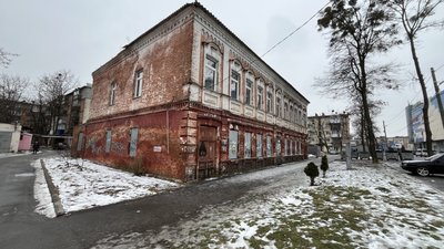 У Полтаві планують відновити будівлю 1890-х на Павленківській площі: який стан приміщення зараз У Полтаві планують відновити будівлю 1890-х на Павленківській площі: який стан приміщення зараз