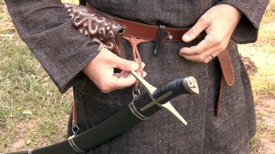 Шабля польсько-угорського типу у ножнах на плетеному шнурі ручної роботи Шабля польсько-угорського типу у ножнах на плетеному шнурі ручної роботи