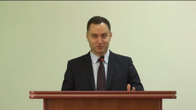 Олександр Щербань, через кілька днів після звільнення з посади голови Деражнянської РДА, призначений першим заступником голови Хмельницької РДА. Фото: Деражнянська РДА. Олександр Щербань, через кілька днів після звільнення з посади голови Деражнянської РДА, призначений першим заступником голови Хмельницької РДА. Фото: Деражнянська РДА.
