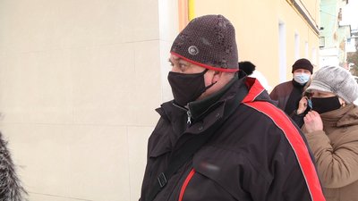 За словами мешканців, вони неодноразово зверталися до місцевої влади, аби визнали їхні будинки аварійними. Фото: Суспільне. Поділля. За словами мешканців, вони неодноразово зверталися до місцевої влади, аби визнали їхні будинки аварійними. Фото: Суспільне. Поділля.