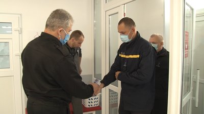 Рятувати життя по-різному: черкаські ДСНС-ники здали кров Рятувати життя по-різному: черкаські ДСНС-ники здали кров