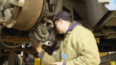 Для капітального ремонту тролейбуса необхідно 30 спеціалістів Для капітального ремонту тролейбуса необхідно 30 спеціалістів