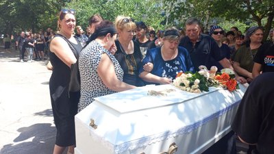 На Полтавщині попрощалися із трьома загиблими через обстріл ТЦ