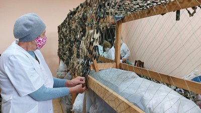Одяг на всі потреби: черкаські волонтери збирають теплі речі