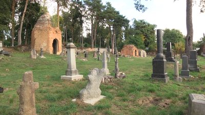 У Житомирі на Лютеранському кладовищі почали проводити екскурсії У Житомирі на Лютеранському кладовищі почали проводити екскурсії