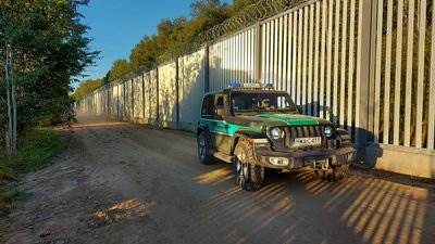 У Польщі звели новий паркан на кордоні з Білоруссю