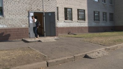 Вибори на Дніпропетровщині: чи доступні дільниці для маломобільних людей (репортаж)