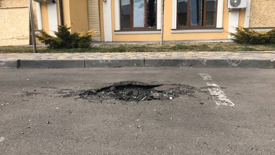 Російські обстріли в Одесі: три будинки пошкоджені, одна людина отримала поранення. ФОТО Російські обстріли в Одесі: три будинки пошкоджені, одна людина отримала поранення. ФОТО