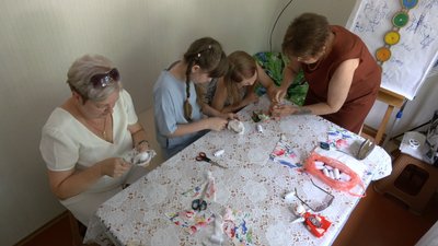"Щоб популяризувати українське": у Вінниці виготовляли ляльки-мотанки "Щоб популяризувати українське": у Вінниці виготовляли ляльки-мотанки