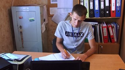 Максим за робочим місцем Максим за робочим місцем