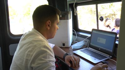 Мільйон гривень із банківських рахунків: на Полтавщині спіймали підозрюваного у шахрайстві