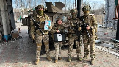 "Хто може воювати – воюємо, хто не може воювати – допомагаємо": тернопільська волонтерка Христина Феціца "Хто може воювати – воюємо, хто не може воювати – допомагаємо": тернопільська волонтерка Христина Феціца
