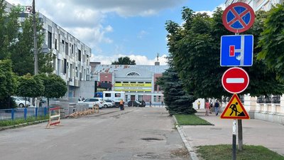 У Житомирі водіїв просять не паркувати авто на вулиці Лятошинського – штрафуватимуть У Житомирі водіїв просять не паркувати авто на вулиці Лятошинського – штрафуватимуть