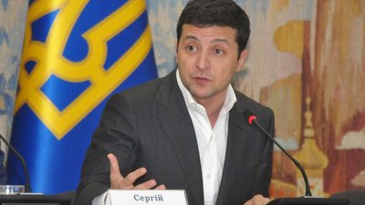 У Раді готуються до ротацій в уряді. "Слуги народу" зібрали фракцію, приїхав Зеленський