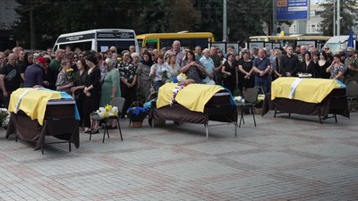 З трьома військовими попрощались 21 серпня у Рівному