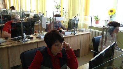 На Житомирщині 3 бригади швидких резервують на виїзд до хворих із підозрою на COVID-19 На Житомирщині 3 бригади швидких резервують на виїзд до хворих із підозрою на COVID-19