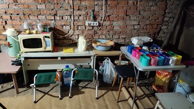 Збирають допомогу, облаштовують укриття. Як самоорганізувалися мешканці одного з районів Дніпра