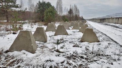 Протитанкові рови, міни й колючий дріт: як відбувається укріплення кордону з Білорусюю на Волині Протитанкові рови, міни й колючий дріт: як відбувається укріплення кордону з Білорусюю на Волині