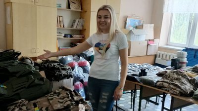 "Я їду на фронт з однією ціллю — допомогти". Як працює волонтерський штаб "Вільні серця Франика" "Я їду на фронт з однією ціллю — допомогти". Як працює волонтерський штаб "Вільні серця Франика"