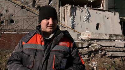 "Воїни світла. Воїни добра". У Чернігові погасили марки, присвячені комунальникам "Воїни світла. Воїни добра". У Чернігові погасили марки, присвячені комунальникам