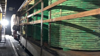 Ховали у котушках з кабелями: на "Ягодині" вилучили понад 125 тисяч пачок контрабандних сигарет