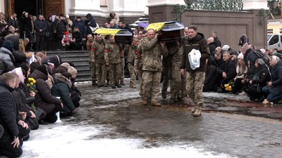 Прощання з загиблими бійцями Романом Данилюком та Олександром Буриком у Луцьку