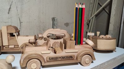 "Бандеромобіль" "Бандеромобіль"