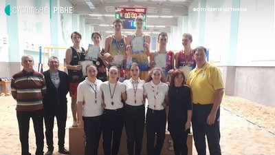 Рівняни вибороли "срібло" з пляжного волейболу серед юнаків Рівняни вибороли "срібло" з пляжного волейболу серед юнаків