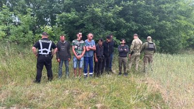 На Закарпатті затримали 6 чоловіків, які намагалися незаконно перетнути кордон