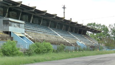 "Немає чотирьох мільйонів": цьогоріч трибуни полтавського картодрому не ремонтуватимуть
